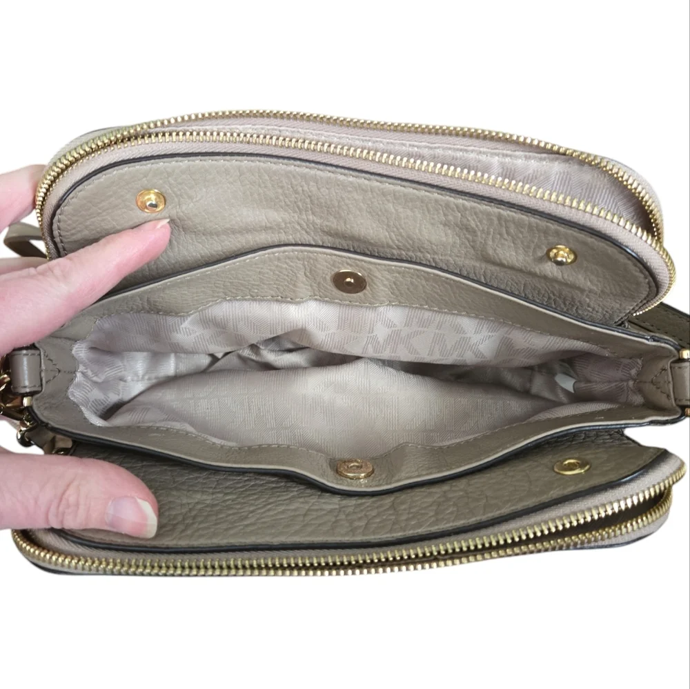 MICHAEL KORS POCKETBOOK
